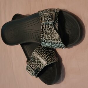 GUC crocs leopard print Sarah buckle Sandles size 7. See details